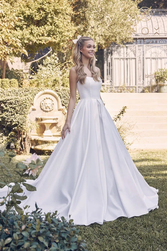 Nox Anabel: A Bridal Masterpiece for the Modern, Discerning Bride Lace Wedding Gown