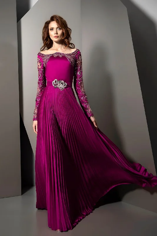 Beaded sleeves pleated gown Velvet unclassified dresses