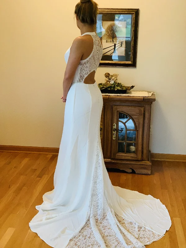 David's Bridal SHEER BACK CREPE WEDDING DRESS WITH LACE TRAIN Lace Dress Sparkle