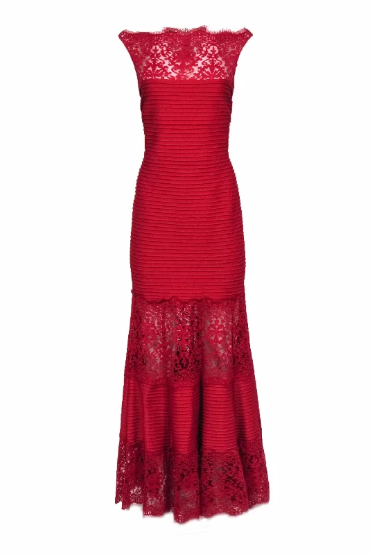 Tadashi - Red Pleated Sleeveless Gown w/ Lace Trim Sz L Elegant Lace Dress