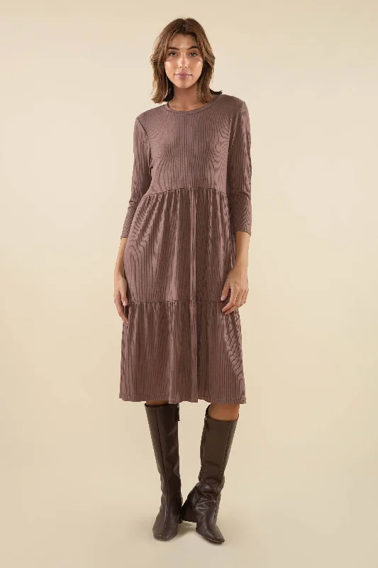 Lacy Rib Tiered 3/4 Sleeve Midi Dress Casual Midi Look